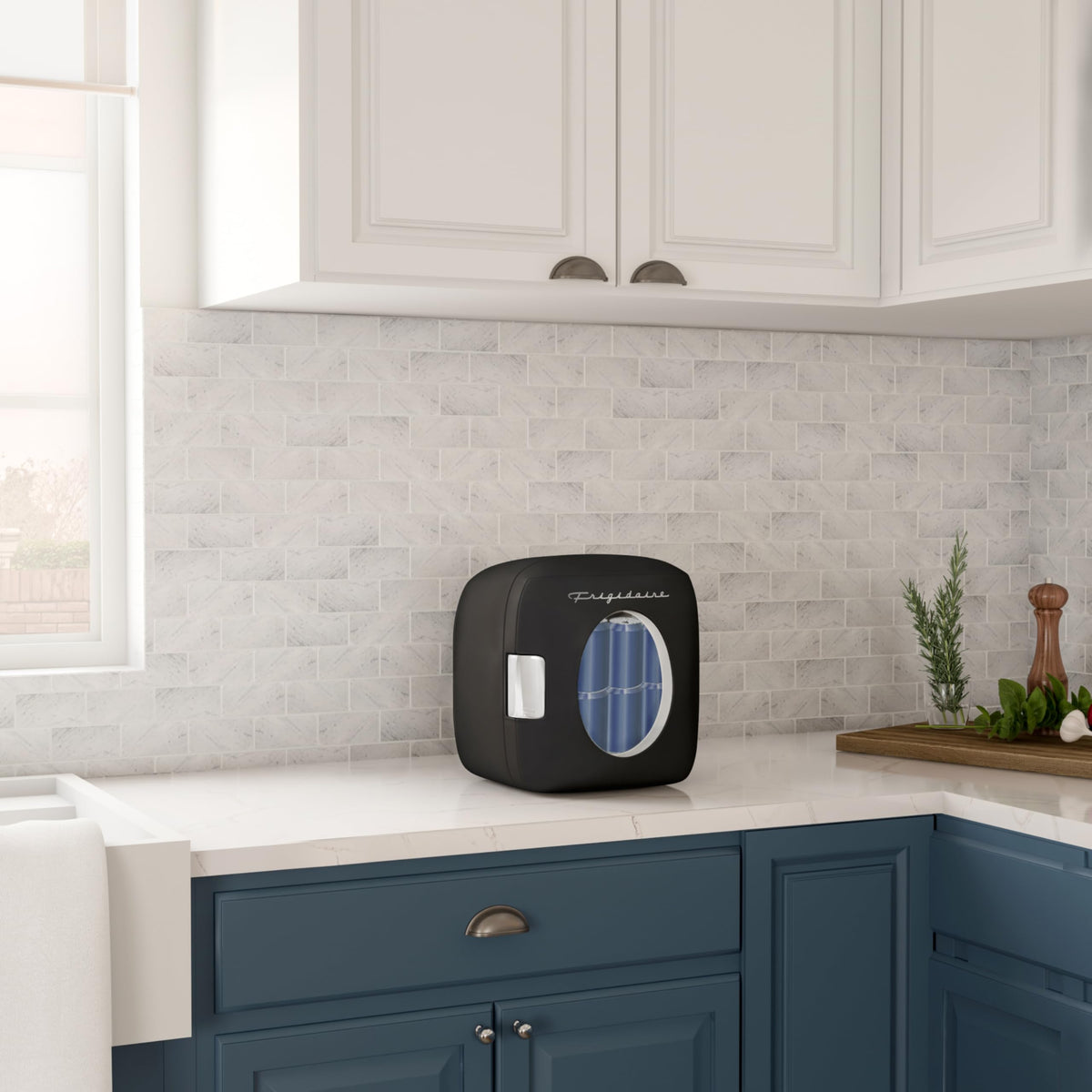 Black 9L Mini Fridge A14935