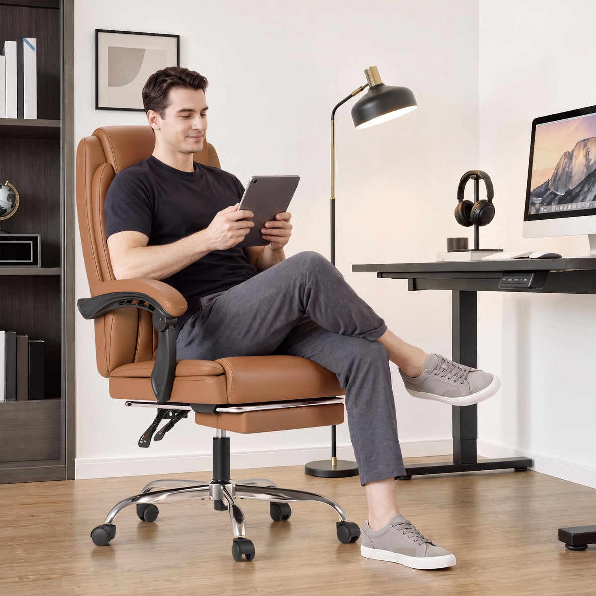 Brown Leather Ergonomic High Back Office Chair with Footrest X62945